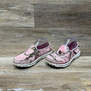 Skechers GoWalk Pink Camo Slip On Casual Shoes Women's Size 7.5